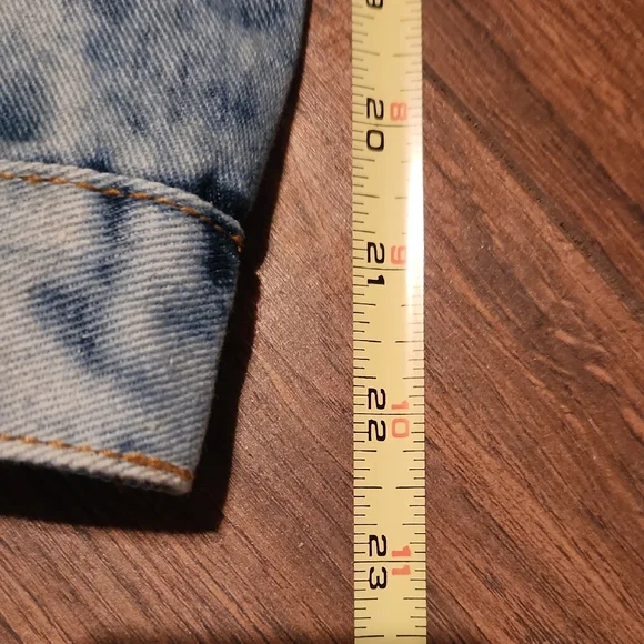 Women Thrill Blue Denim Jacket with Fringe - Picture 12 of 13